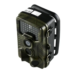 Ukryta fotopułapka TOPHUNT HC-800A do monitoringu posesji nocą