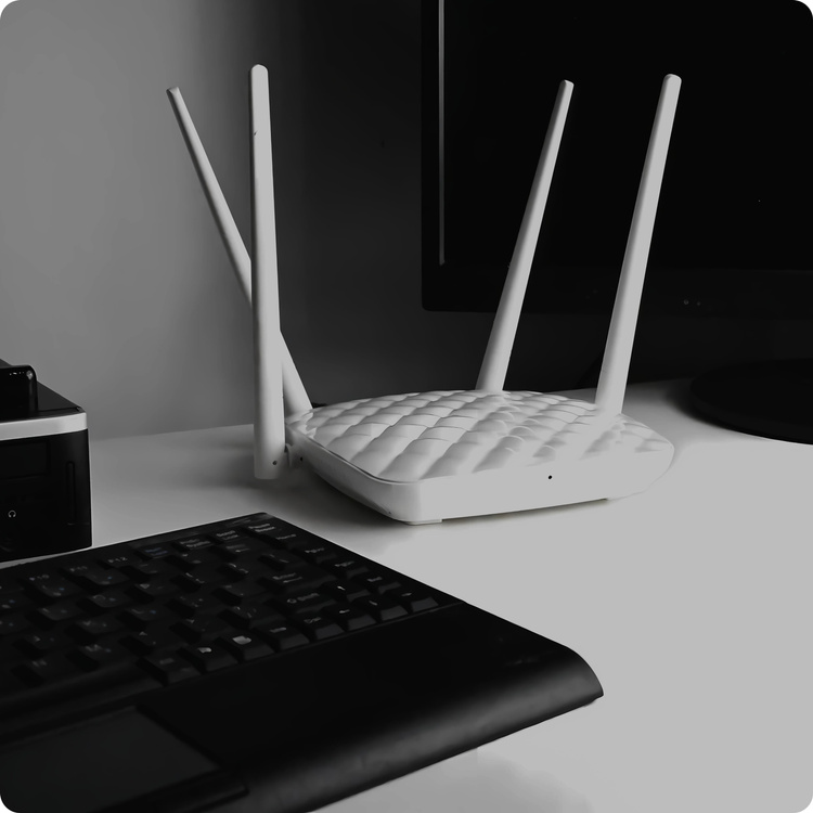 Ukryta Mini Kamera Zamaskowana w Routerze Podgląd na Żywo WiFI