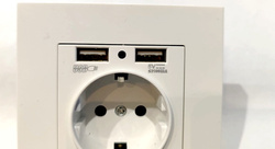 Ukryta mini kamera w gniazdku elektrycznym WiFi USB Białe