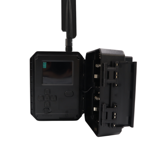 Zestaw Kamera Fotopułapka Predator Eye i001S Full-HD 4G LTE 30MPX  + 8XAA +  SD 32GB