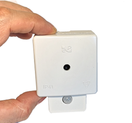 Mini kamera z czujnikiem ruchu w atrapie puszki elektrycznej PE650